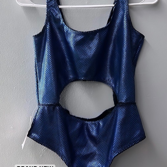 Monokini - Picture 1 of 2